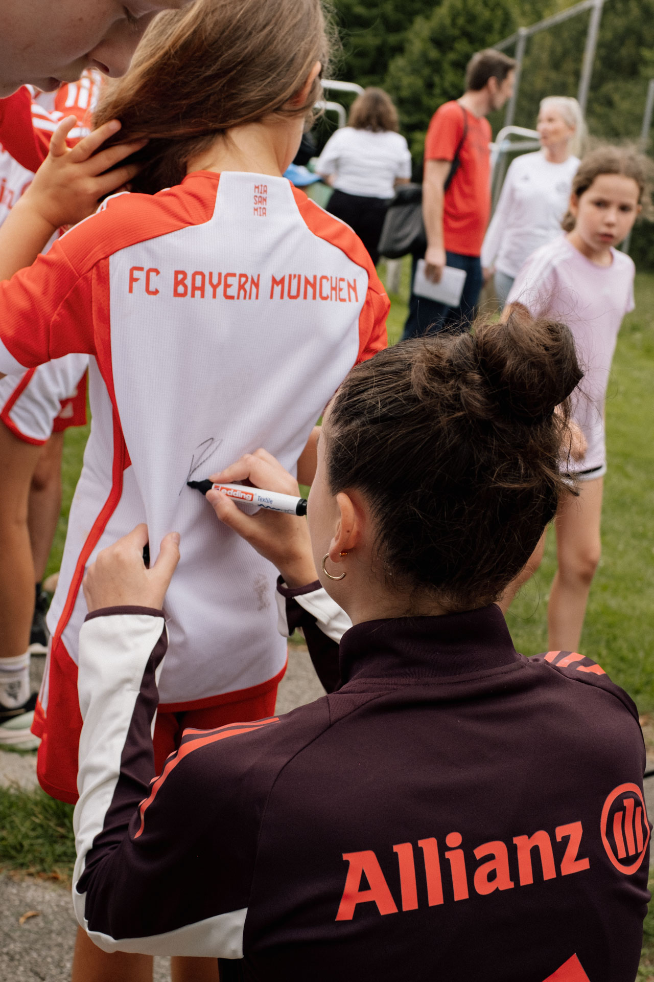 a photograph by Sandra Steh.