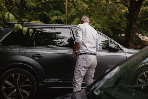 a photograph by Sandra Steh.