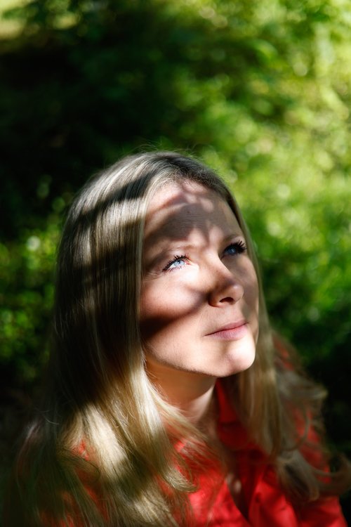 a photograph by Sandra Steh.